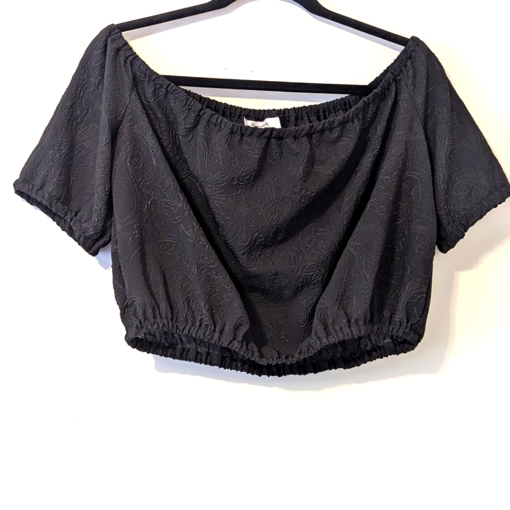 Black Crop‎ Blouse with Short Sleeves